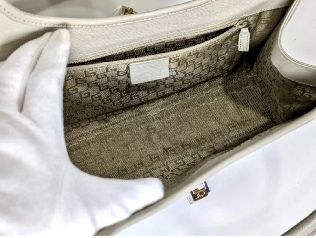 GUCCI Jackie Gray Leather Handbag with Piston Lock Accent